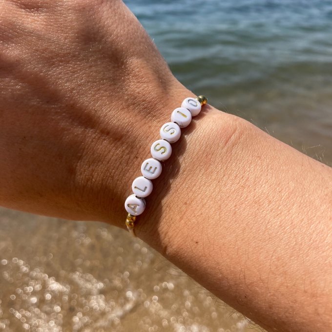 Lot de deux bracelets (écriture dorée)