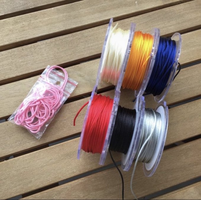 Lot de deux bracelets (écriture argentée)